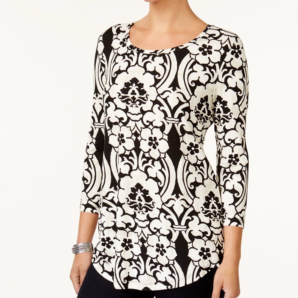 JM Collection Gray and White Abstract Top